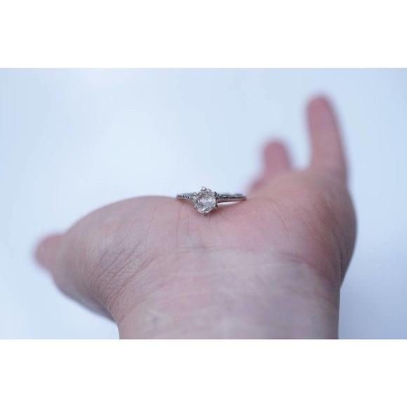 Alternative diamond engagement ring,  raw stone rings, - Picture 7 of 7